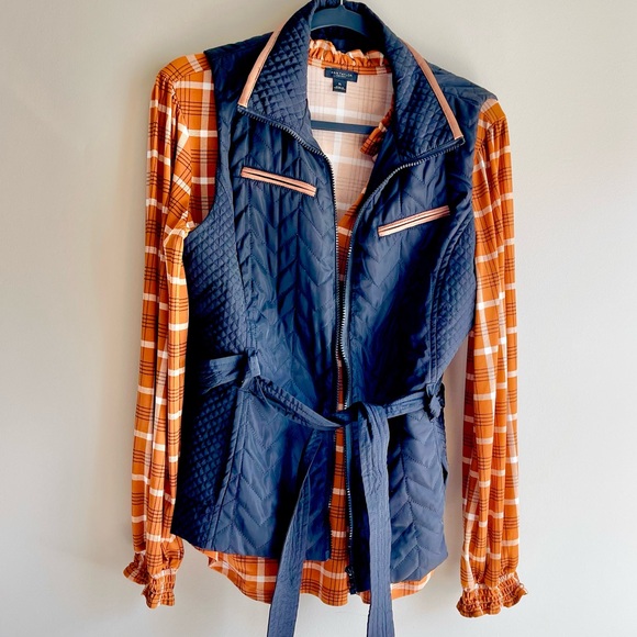 Naranka Quilted Belted Vest w/ Cognac Leather Trim - Picture 4 of 4